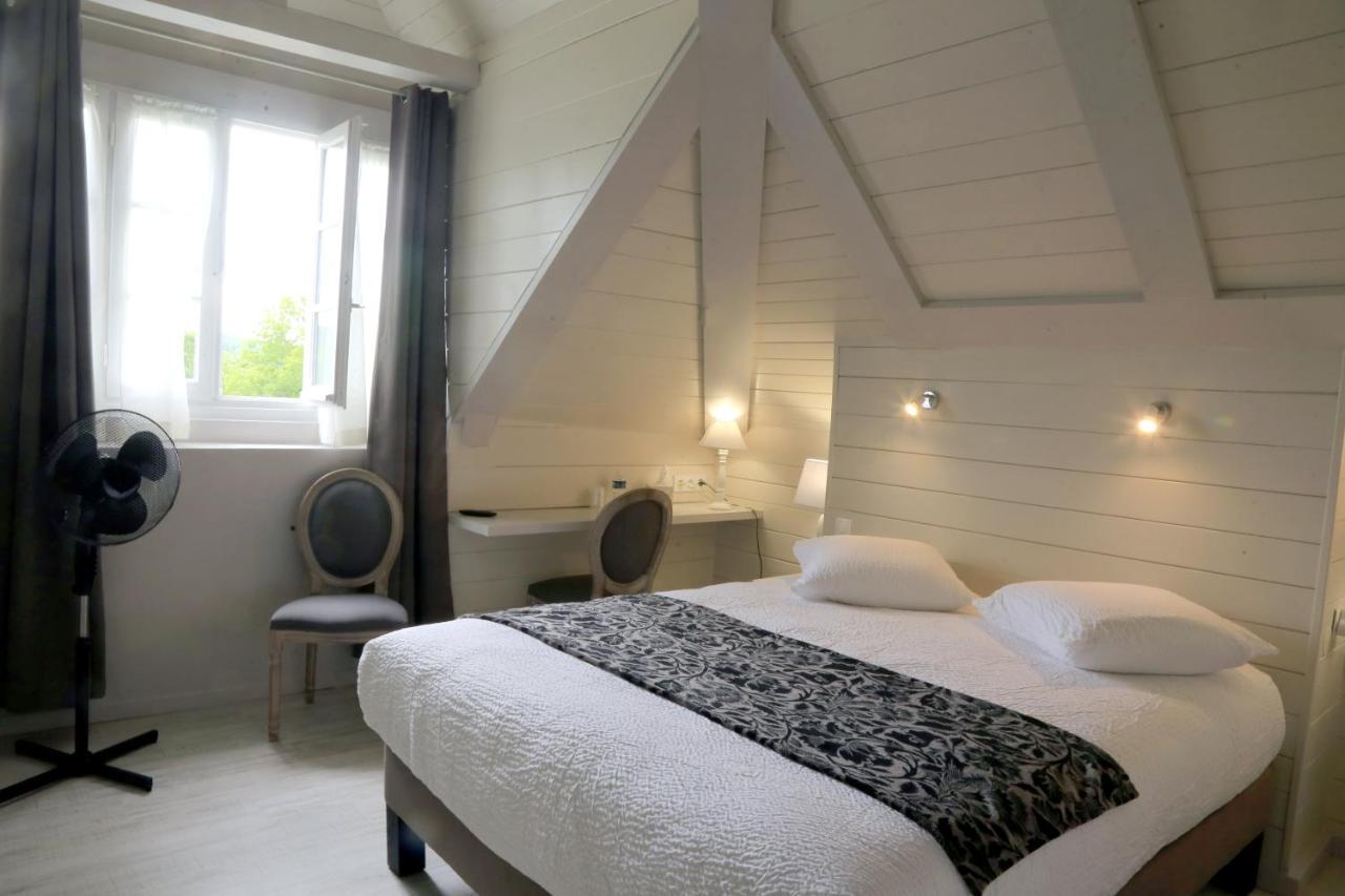 Hostellerie La Bruyere Chalvignac Exteriör bild