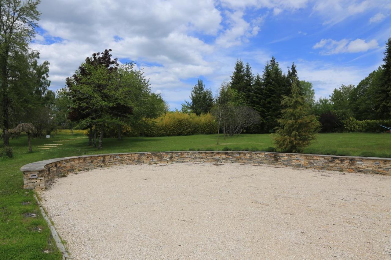 Hostellerie La Bruyere Chalvignac Exteriör bild